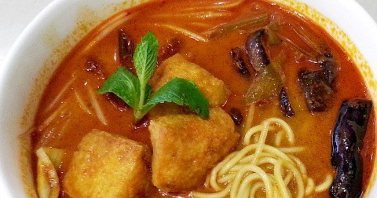 Resepi Mee Kari Ikan Bilis  This vibrant yellow indonesian curry sauce