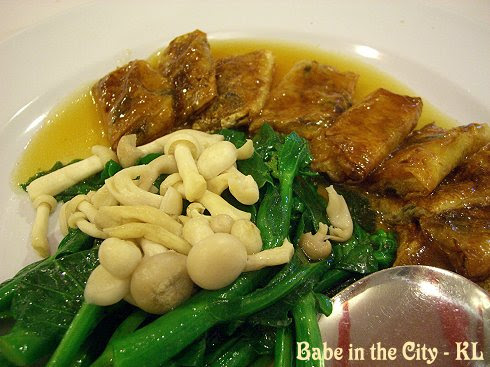 Beancurd Skin Parcels with HK Choy Sum and Mushrooms (RM28)
