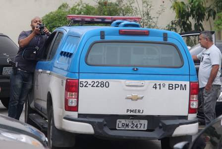 A viatura onde os PMs estavam, que também foi periciada