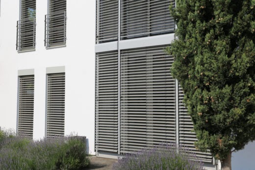 Fenster Mit Integrierter Jalousie Kosten : Screenline Sonnenschutz