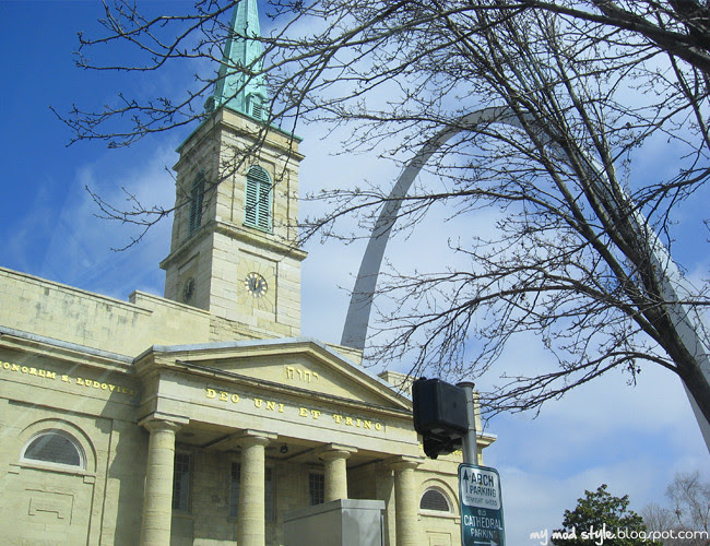 St Louis Arch and Church2