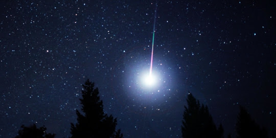 8 Meteor terkenal yang hiasi langit bumi di tahun 2012