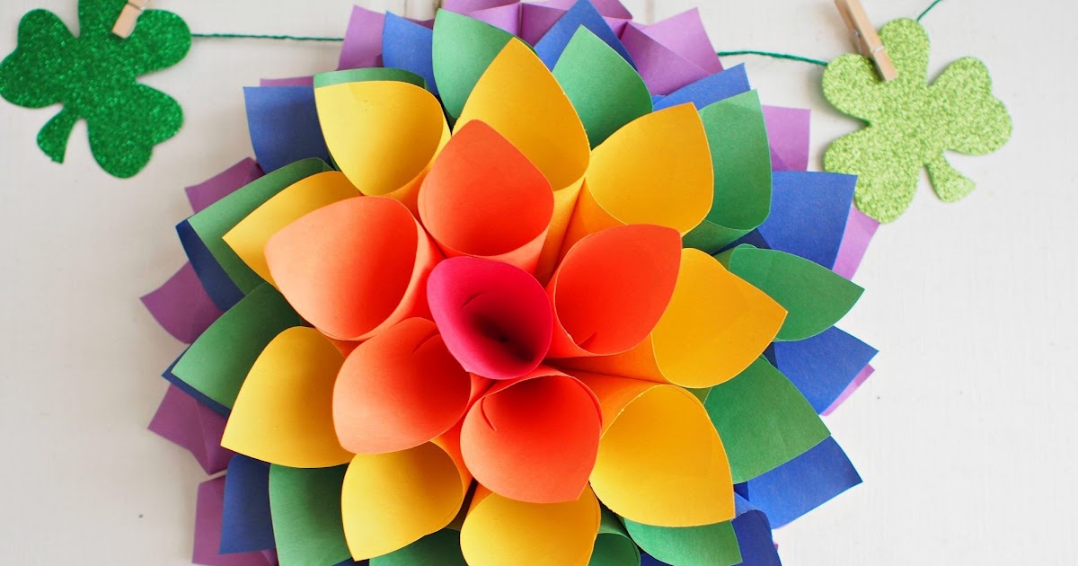 Construction Paper Wreath Craft - papercraft essentials