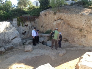 The cave was carved up into several small rooms. Each room had hewn burial niches, and was covered with white chalk. Inside, Schick found several sarcophagi and other remains. The size and expense of this complex seriously points in the direction of this cave belonging to one of the privileged and wealthy families of Jerusalem of old. 