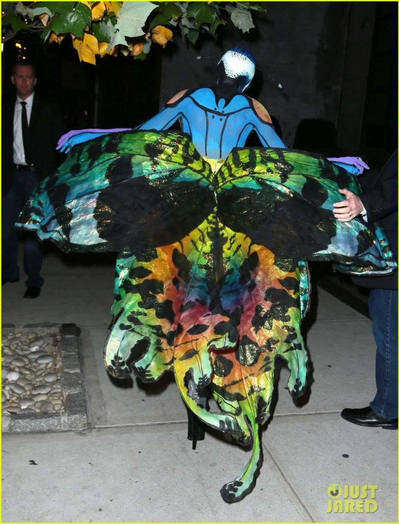 Heidi Klum Butterfly Halloween 2014 Costume photo heidi-klum-butterfly-halloween-costume-2014-back.jpg