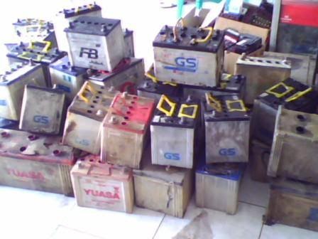 Menerima semua jenis battery aki / accu bekas segala macam merek