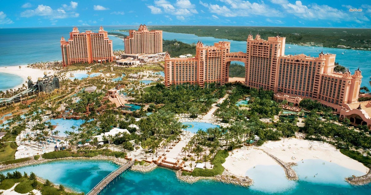 A household trip within the Bahamas on the Atlantis resort on Paradise Island