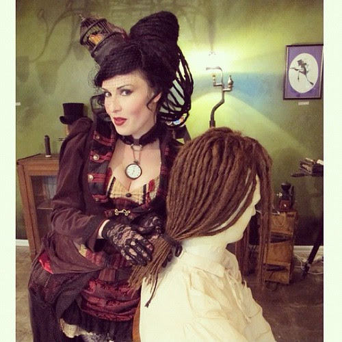 Mucking around at the steampunk shoot tonight... I found the perfect wintertime merkin on this mannequin