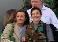 Ingrid Betancourt auprès de sa maman le 2 juillet 2008.