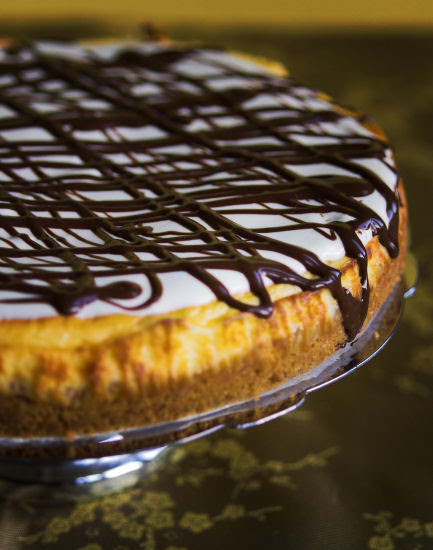 Chocolate and vanilla cheesecake