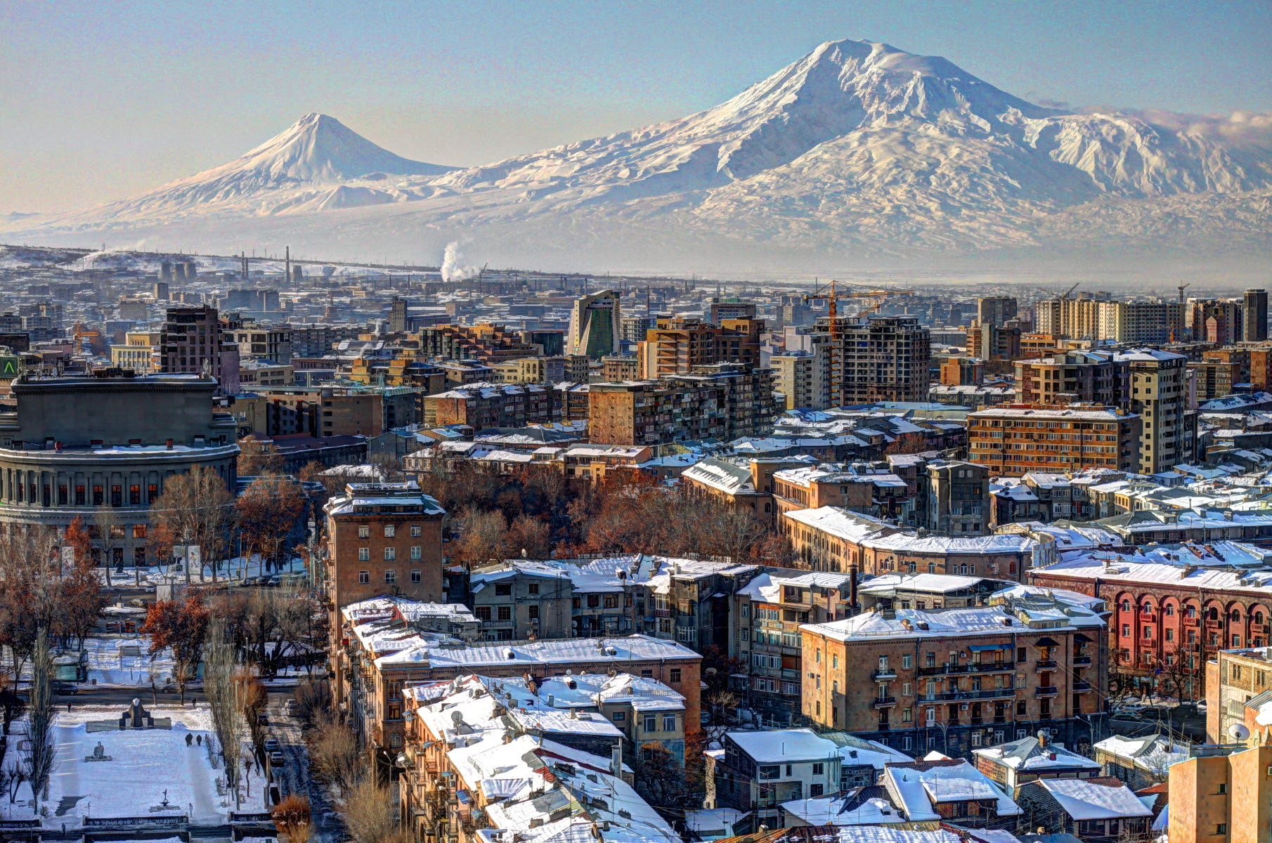 http://upload.wikimedia.org/wikipedia/commons/4/48/Yerevan_2012_February.JPG