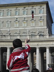 Boy hailing John-Paul II