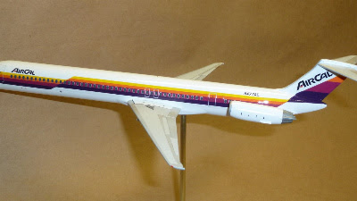 AIRLINERCAFE COM Minicraft Air Cal McDonnell Douglas MD 80 AIRLINERCAFE COM Minicraft Air Cal McDonnell Douglas MD 80