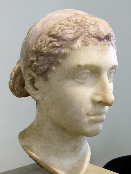 File:Kleopatra-VII.-Altes-Museum-Berlin1.jpg