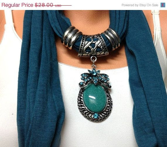 http://www.pinterest.com/pin/261912534552462773/ teal color jewelry scarf