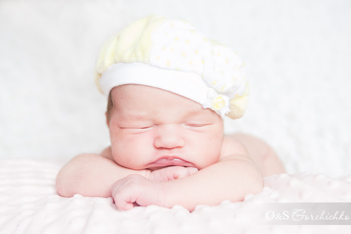 Фотографирование новорожденных в Гродно. 10-дневная красавица Машенька