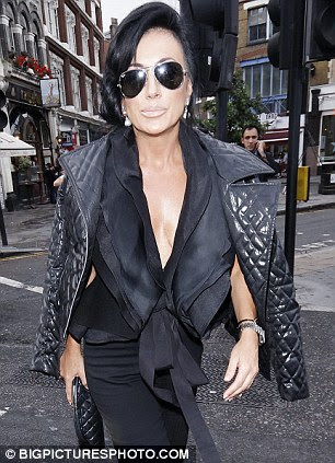http://i.dailymail.co.uk/i/pix/2011/09/18/article-2038816-0DF596A600000578-458_306x423.jpg