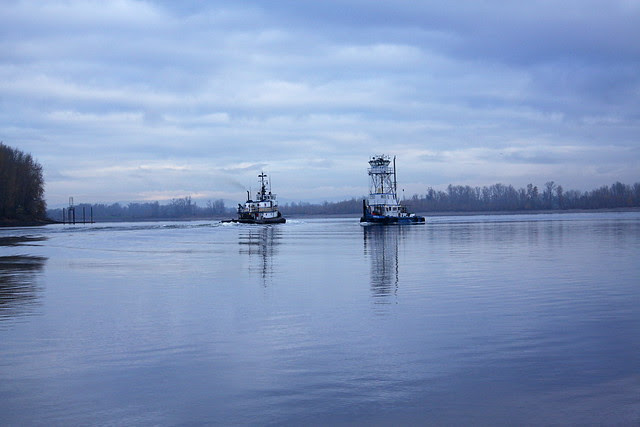 tugboats on the willamette, kelley point