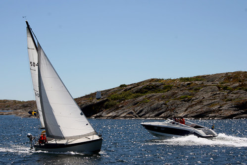 Buzz the boat 2