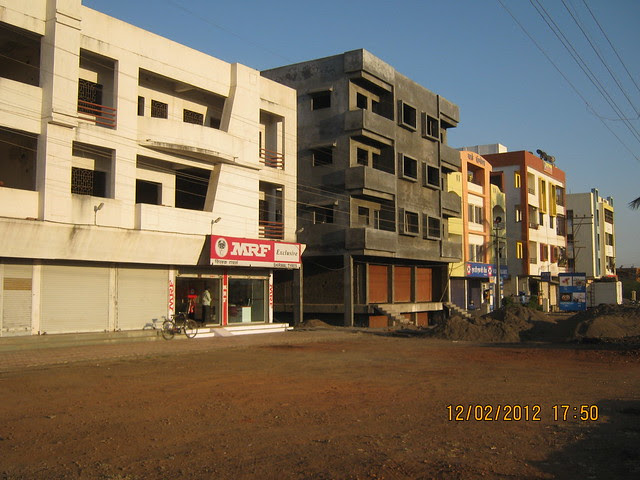 Visit Lake Palace, a 1 BHK for Rs. 17.25 Lakhs (approx) & a 2 BHK Flat for Rs. 24.25 Lakhs (approx), Phoolmala, behind Shri Ram Best Wadapav Center, off Pune Bangalore Highway, Shirwal, District Satara 412801 - 19