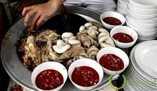 Saat ini banyak sekali kuliner yang enak dan yummy yang di hidangkan di restoran namun s Makanan Aneh yang di Anggap Menyehatkan