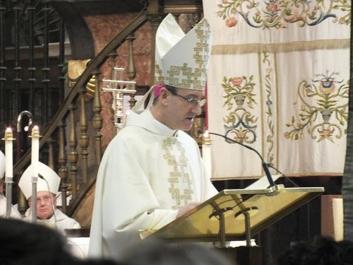 D. Jesús obispo auxiliar de Santiago