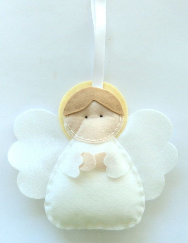 Este angelito de fieltro es ideal para el árbol de #Navidad || Felt Angel