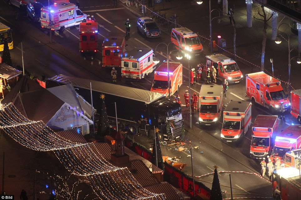O veículo deixou um rastro de devastação em seu rastro, em um eco de refrigeração do ataque terrorista mortífero na cidade francesa de Nice, em julho - e vem apenas uma hora depois de o embaixador russo foi morto a tiros em Ancara
