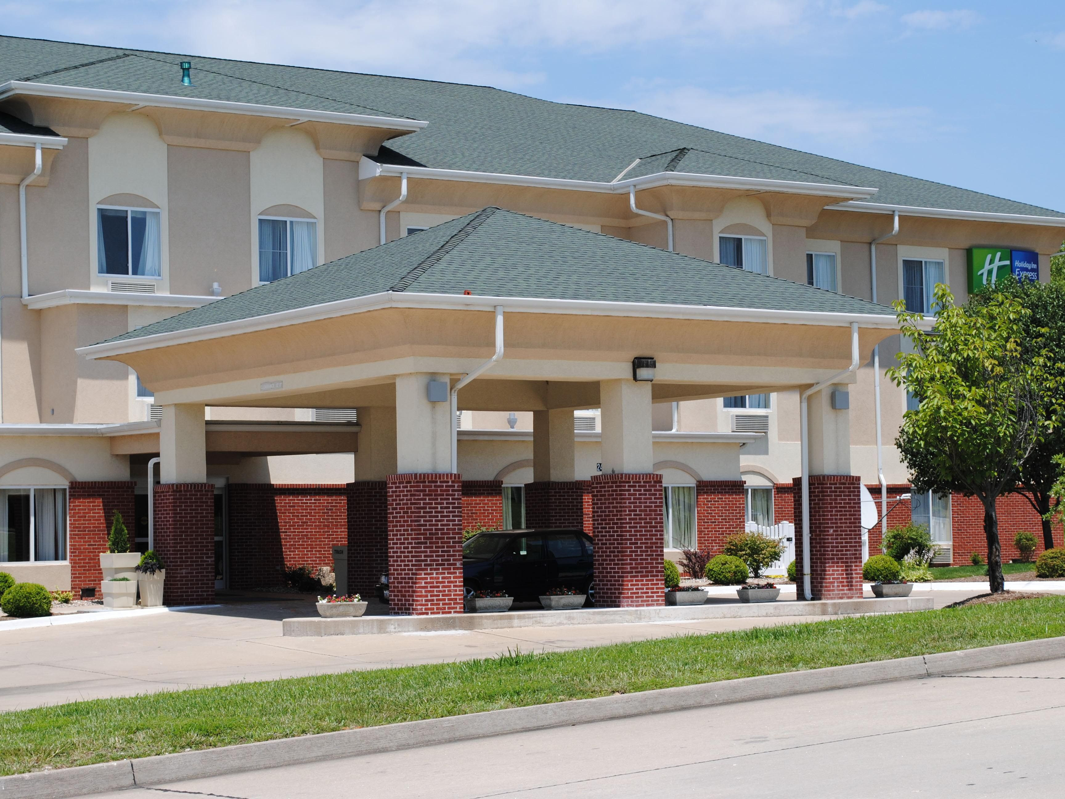 Discount [80% Off] Comfort Inn Boonville Columbia United States - Hotel Near Me | Reviews Hotel ...