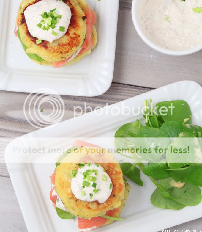 Kartoffelburger mit Lachs | whatinaloves.com Potato Burger, Burger, Portulak, Lachs, Sahnemeerrettich,