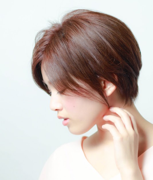 【ロイヤリティフリー】 ショート から 伸ばし かけ ヘア スタイル kamigatahair