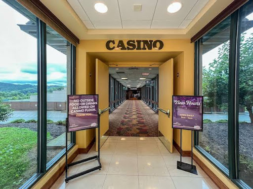 Resort «Mardi Gras Casino & Resort», reviews and photos, Greyhound Dr, Cross Lanes, WV 25313, USA