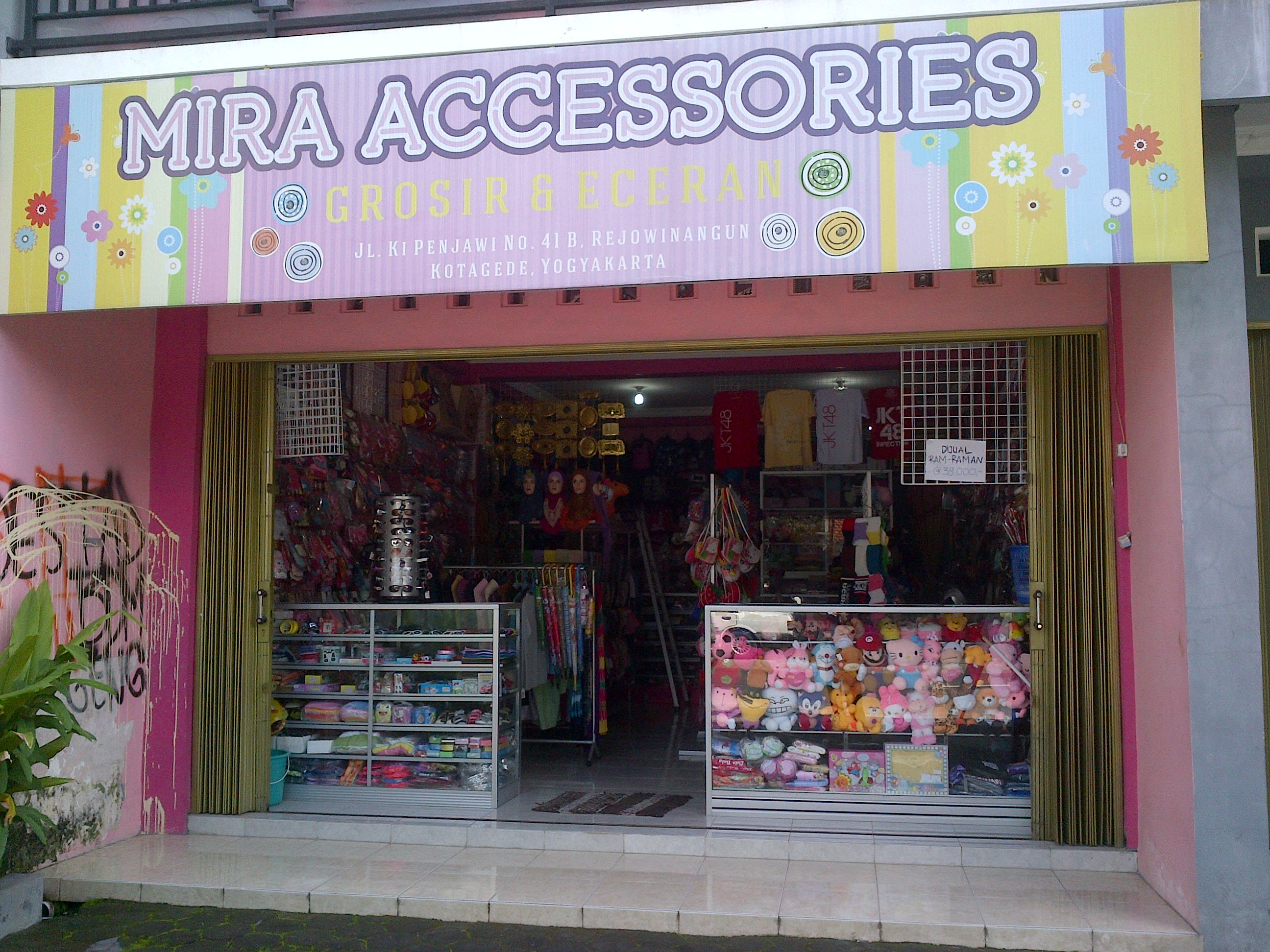 Desain Toko Aksesoris