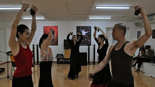 http://www.abc.es/Media/201008/29/Centro%20Flamenco%20de%20Pekin5--644x362.jpg