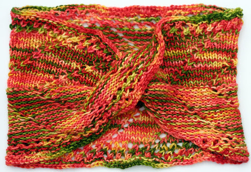 Moebius cowl