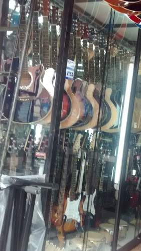 Opiniones de Drake Music en Lima - Tienda de instrumentos musicales
