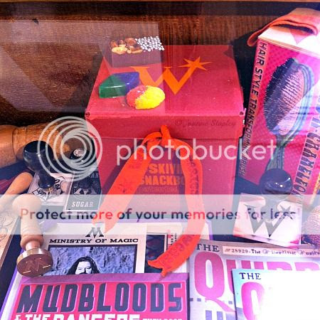 Props from the movies: Weasleys' Wizard Wheezes Skiving Snackbox - The House of MinaLima