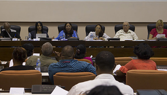 Comisión de Atención a los Servicios. Foto: Ismael Francisco/ Cubadebate
