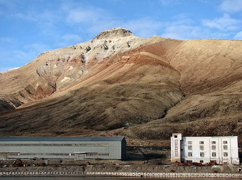 File:DSC02457PyramidenSisteBlikk.JPG