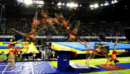 Cheng Fei vaulting