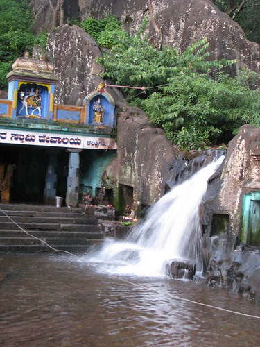 Kalhatti_Falls_Foothill_Temple