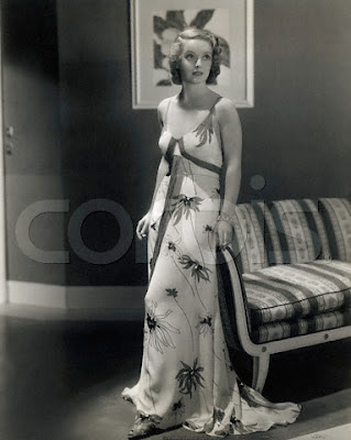 Smoke and Dresses - Beautiful Women Smoking in Dresses and Skirts