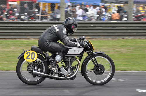motorcycletest.info: Classic Racer at Pukekohe