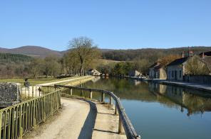 LE CANAL DE BOURGOGNE