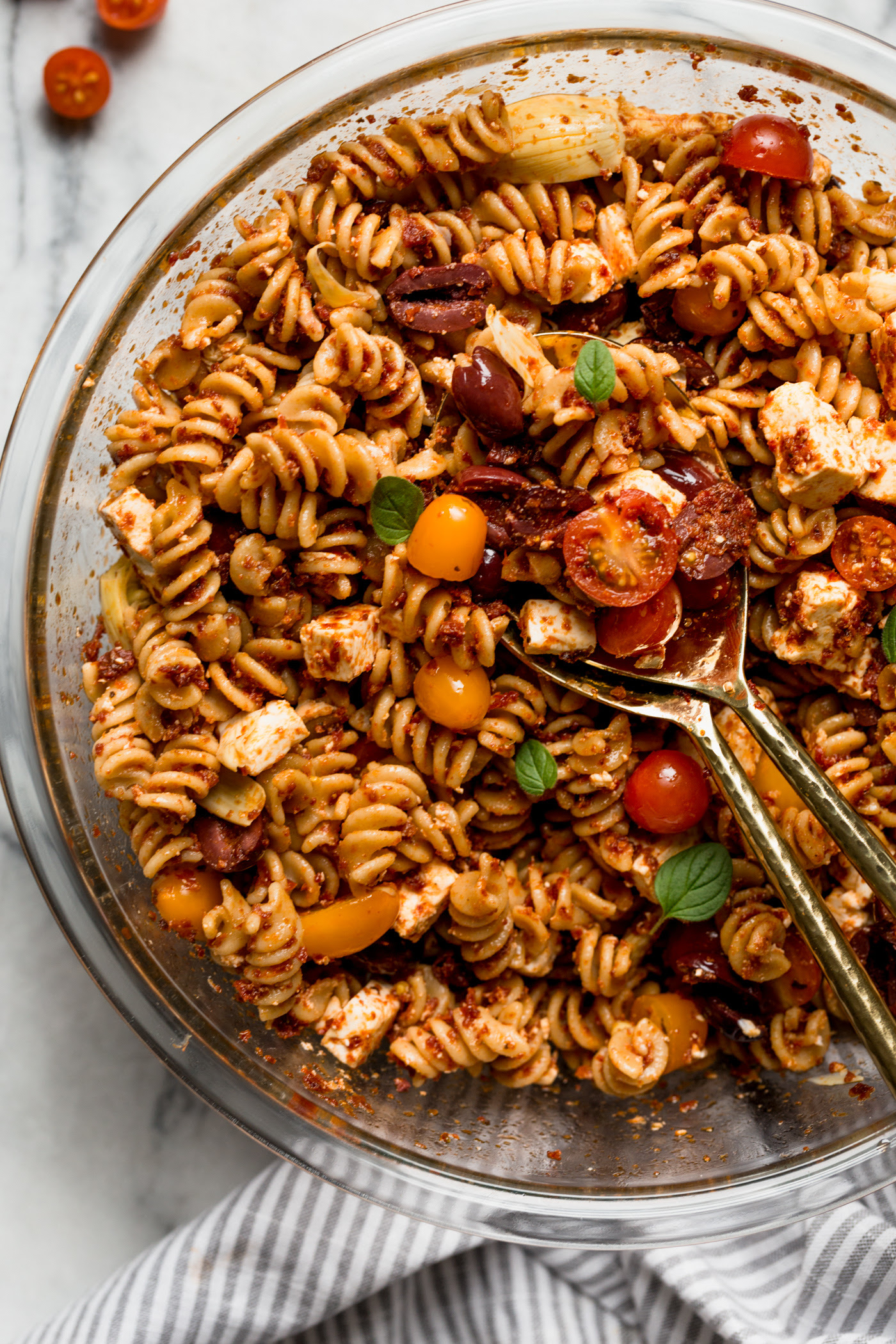 sundried tomato pasta salad only 6 ingredients! plays well with butter sundried tomato pasta salad only 6 ingredients! plays well with butter