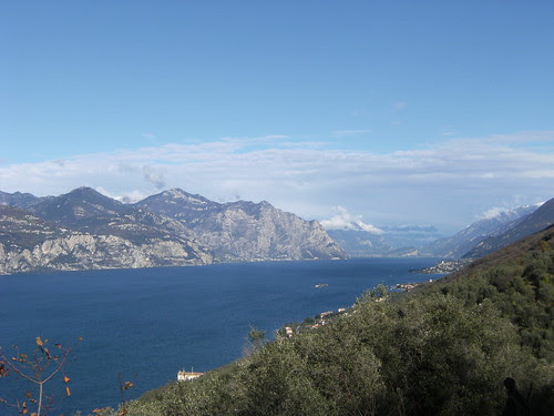 lago di garda nord da sopra campo