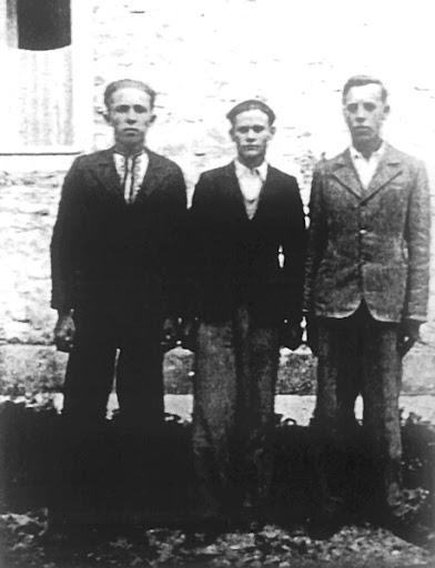 Niżniów. Stefan Kujbida, Piotr Czepiżak, Michal Górawski ministranci zamordowani przez OUN-UPA 6 grudnia 1944 r.