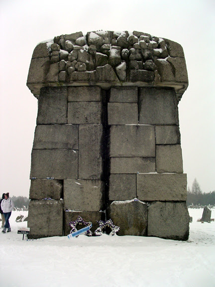 File:Treblinka memorial.jpg