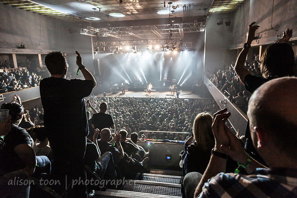 Marillion, Wolves, 2015