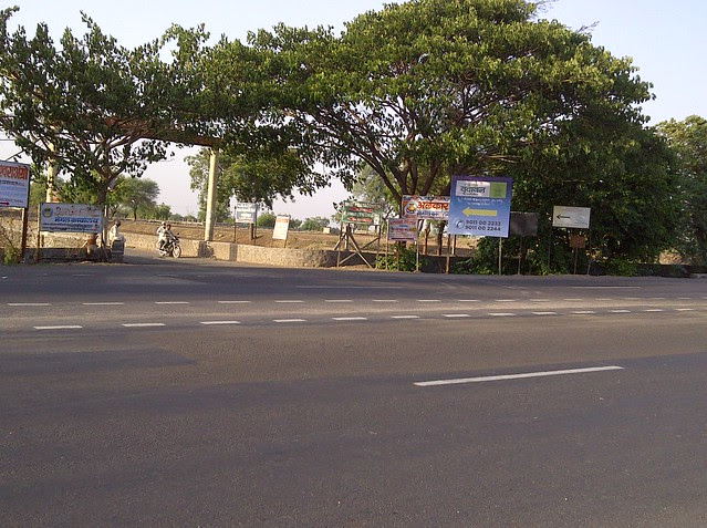 To PrayagDham from Pune Solapur Highway - Visit Dreams Nivara, Ready Possession 2 BHK Flats near Prayag-Dham at Koregaon Mul, Uruli Kanchan, Pune Solapur Highway, Pune 412 202